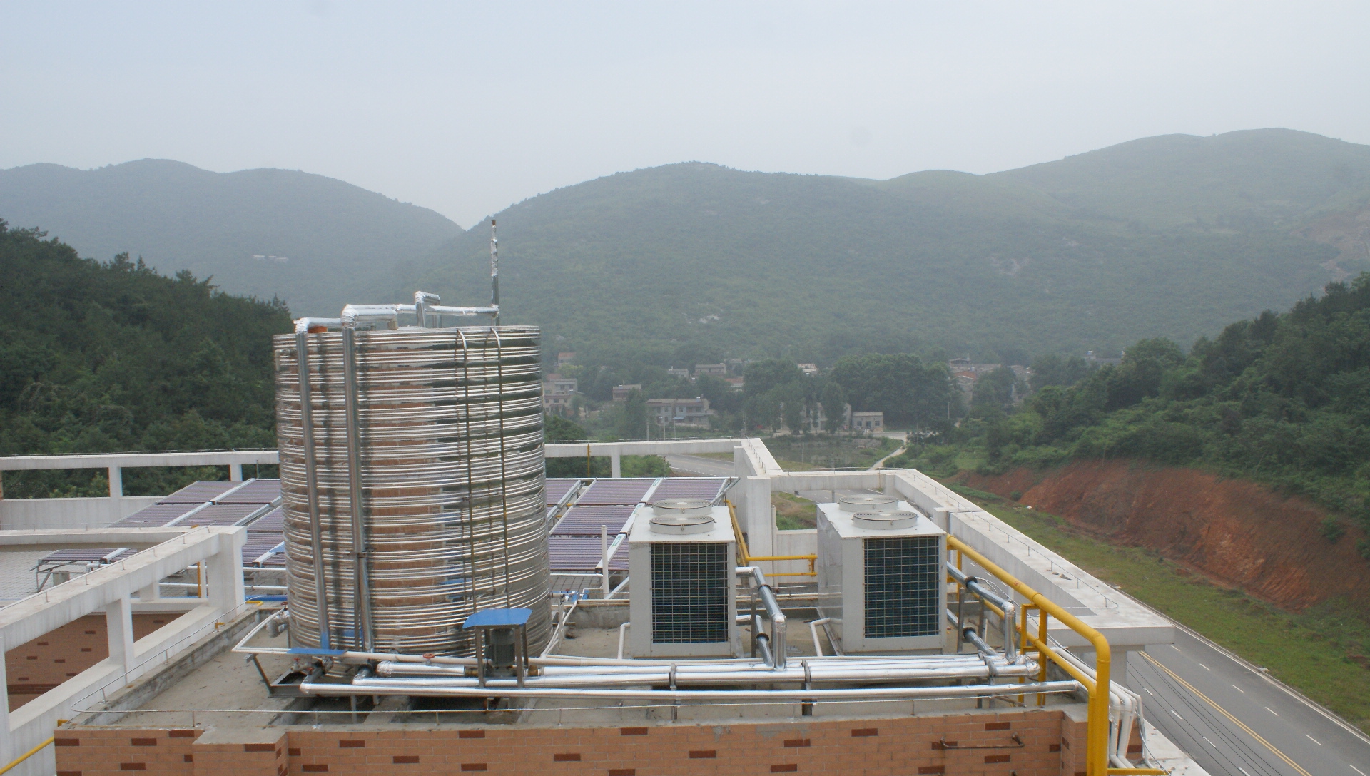 學(xué)校空氣能熱水器大興節(jié)能